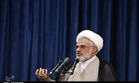 امام جمعه بندرعباس: فریب لبخندهای دیپلماتیک آمریکا را نخورید